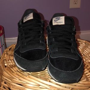 Women’s Nike Internationalist Black